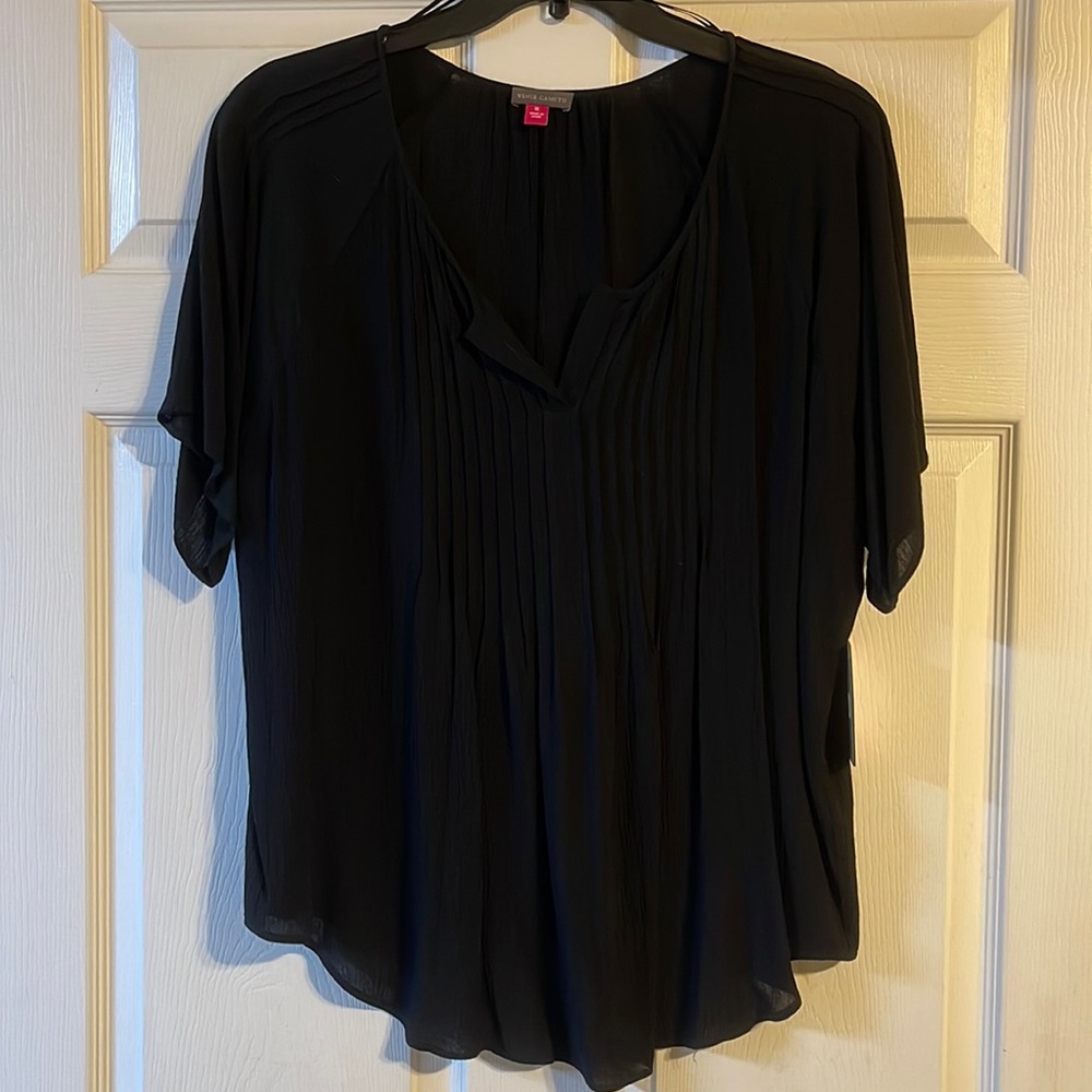 Black pleated top